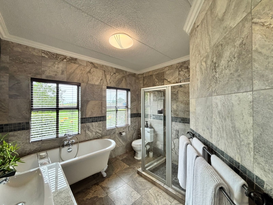 5 Bedroom Property for Sale in Grimbeeck Park North West